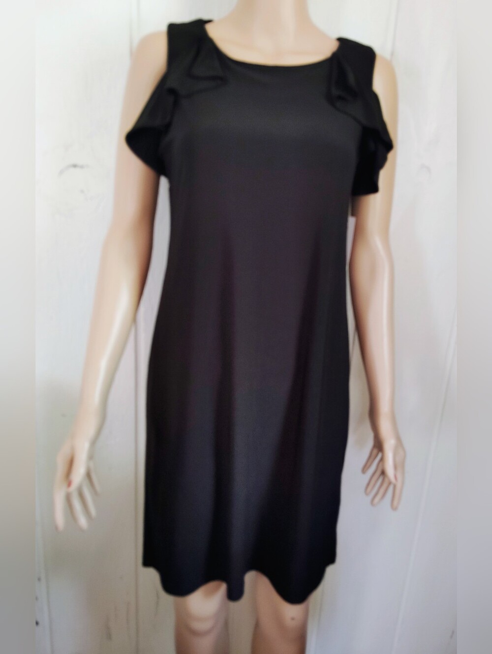 NWT!! Emma & Michele Black Cold-Shoulder Ruffle Midi Dress. Size S